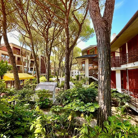 Park Pineta & Dependance מלון