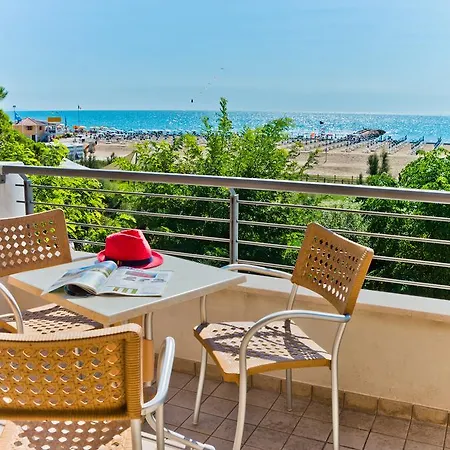 Park Pineta & Dependance מלון